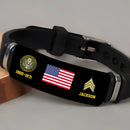 Pulsera negra personalizada para veteranos con emblema, bandera, rango y nombre del ejército.