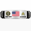 Pulsera de veterano personalizada de plata con emblema del ejército, bandera, años y nombre Jackson