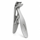 Cortaúñas en ángulo Silver Iron Elite con mangos extendidos sobre un fondo blanco