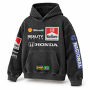 Sudadera negra de carreras con gráficos de estilo patrocinador sobre fondo blanco