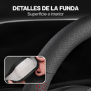 Detalle de la superficie de una funda para volante y una vista del interior sostenido en las manos.