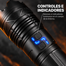 Primer plano de los botones y los indicadores azules de la linterna IRONCLAD, con rótulos en español.