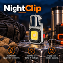 Infografía de NightClip con mosquetón, luz de trabajo e imán trasero.