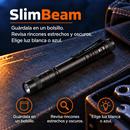 Linterna tipo bolígrafo SlimBeam con el haz frontal encendido y rótulos de uso en español.