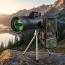 Monocular UltraZoom montado en un trípode con un teléfono conectado