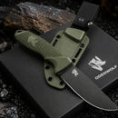 Cuchillo WOLFSTRIKE con funda verde mostrado en una caja negra